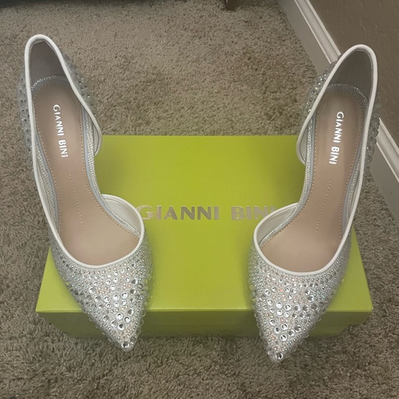 Brand-new beautiful sparkling Gianni Bini Heels - Picture 5 of 9